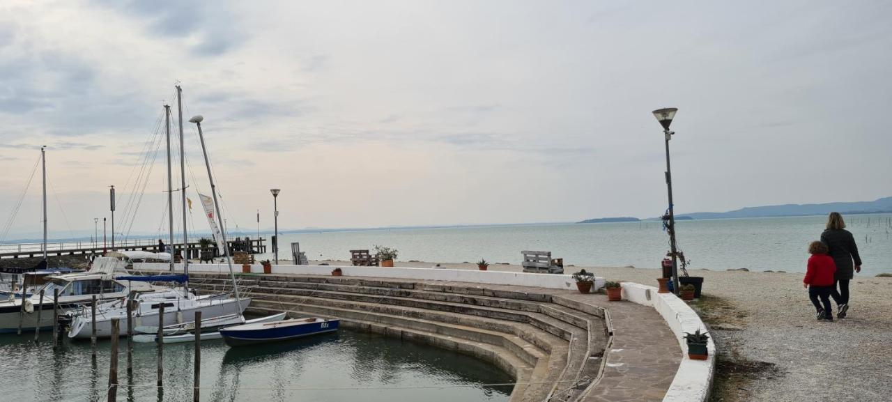 Appartamento Lago Trasimeno - Torricella Pg Exterior foto